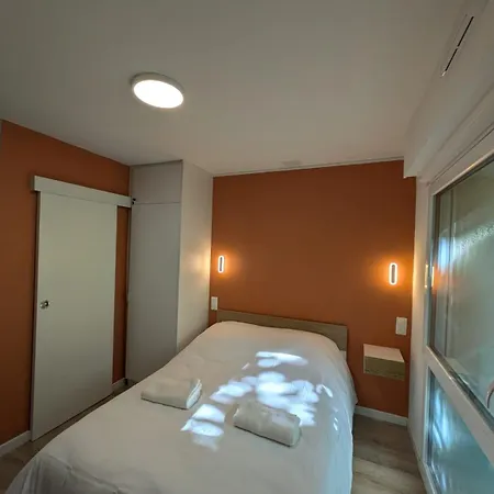 Rez De Chaussee Avec Terrasse Centre Thermal Et Touristique - Casa 岩尼维利