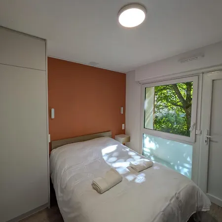 Rez De Chaussee Avec Terrasse Centre Thermal Et Touristique - Casa Apartment
