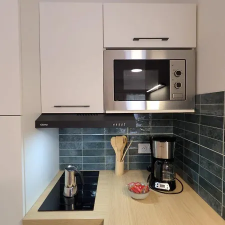 Rez De Chaussee Avec Terrasse Centre Thermal Et Touristique - Casa Lägenhet *