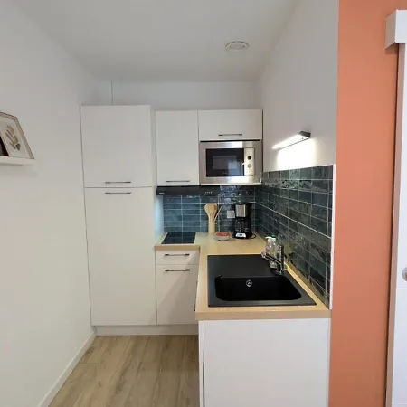 Rez De Chaussee Avec Terrasse Centre Thermal Et Touristique - Casa Lägenhet *