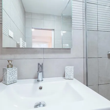 公寓 Rez De Chaussee Avec Terrasse Centre Thermal Et Touristique - Casa 岩尼维利