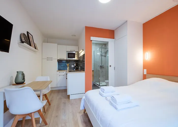 Rez De Chaussee Avec Terrasse Centre Thermal Et Touristique - Casa 公寓 *